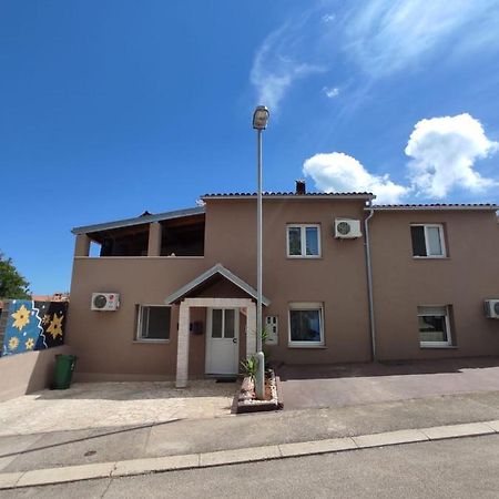 Apartmani Amans Pula Bagian luar foto