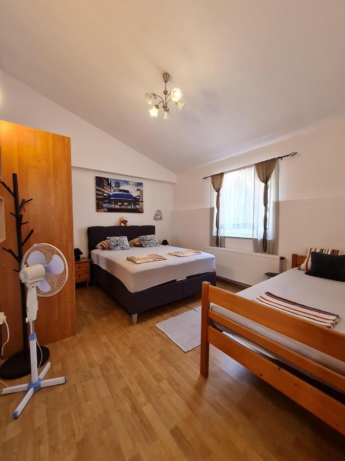 Apartmani Amans Pula Bagian luar foto