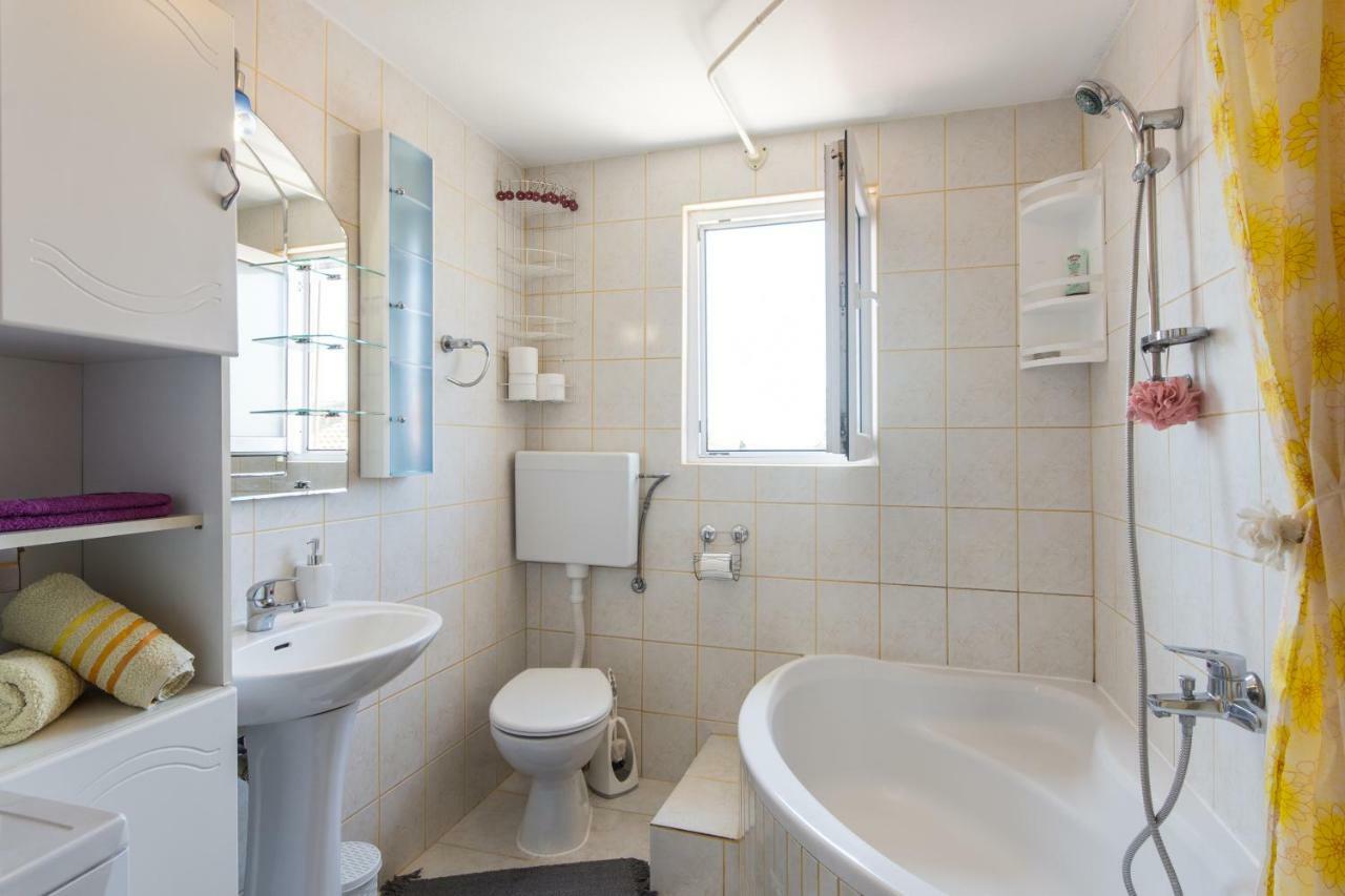Apartmani Amans Pula Bagian luar foto